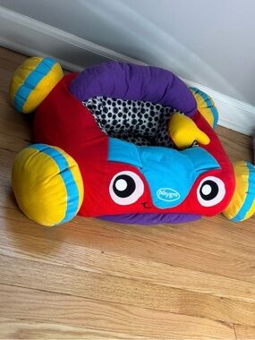 Colorful Plush Car Seat for Kids in Red, Blue & Yellow